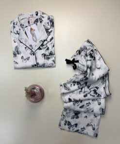 Alternative view of Pyjama boutonnée haut demi manche en satin -H- " Blanc papillon "