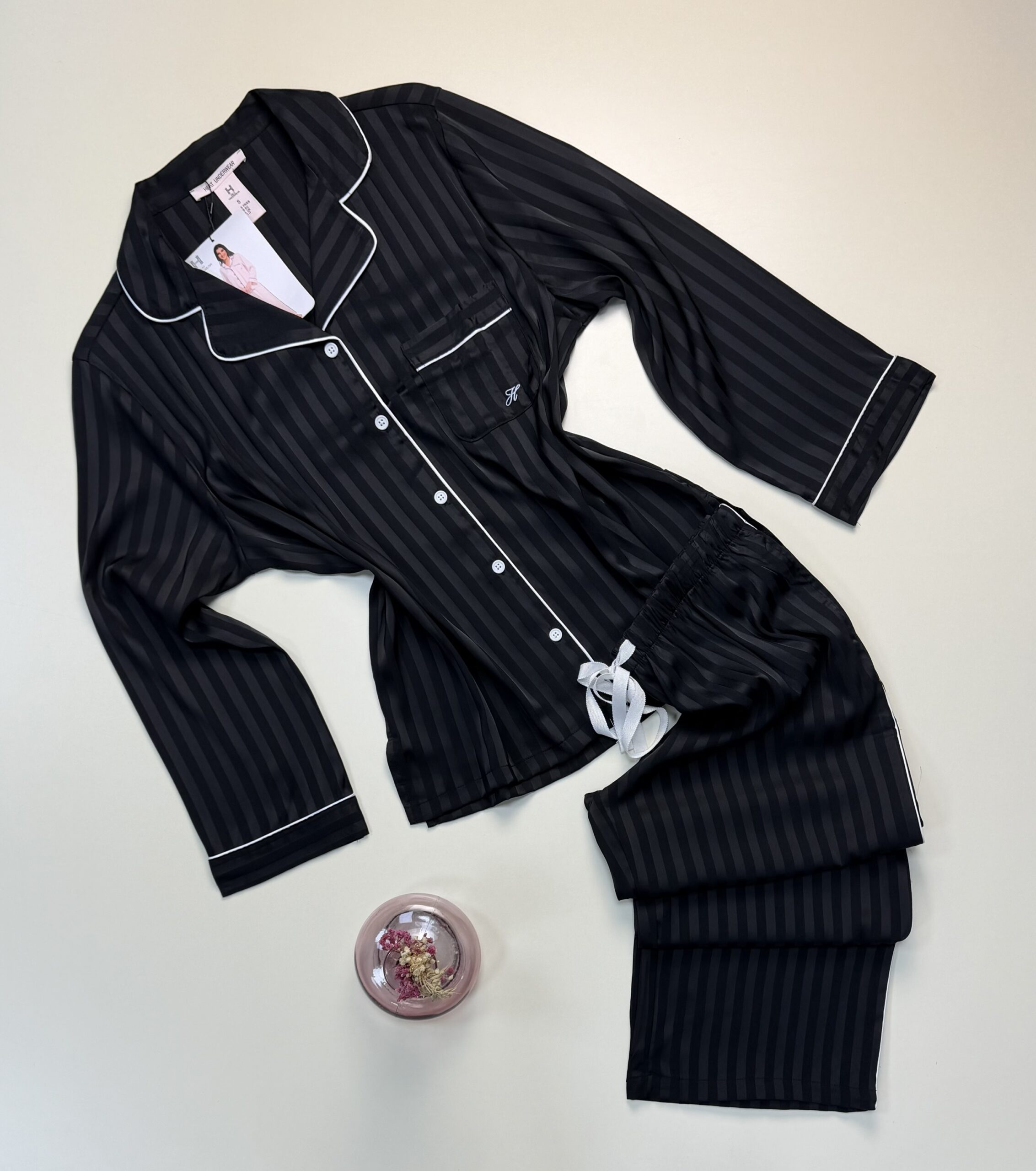 Pyjama boutonnée en satin -H- " Noir "