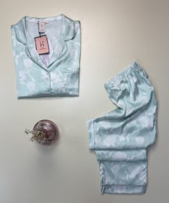 Alternative view of Pyjama Boutonnée en satin " Vert à fleurs "