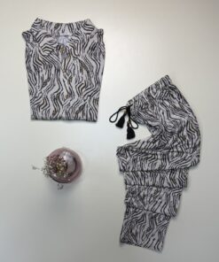 Alternative view of Pyjama pantalon demi manche boutonné " Motif zébré marron "