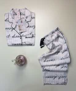 Alternative view of Pyjama boutonnée en satin demi manche " Rose à rayures "