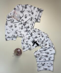 Pyjama boutonnée haut demi manche -H- " Blanc motif papillon "