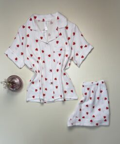 Alternative view of Pyjama short boutonné " Coeur rouge "
