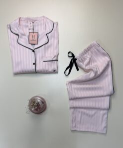 Alternative view of Pyjama boutonné en satin haut demi manche "Rose " - H -