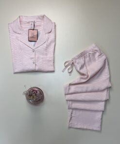 Alternative view of Pyjama boutonné en satin " Rose " -H-