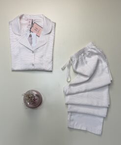 Alternative view of Pyjama boutonné en satin " Blanc cassé " -H-