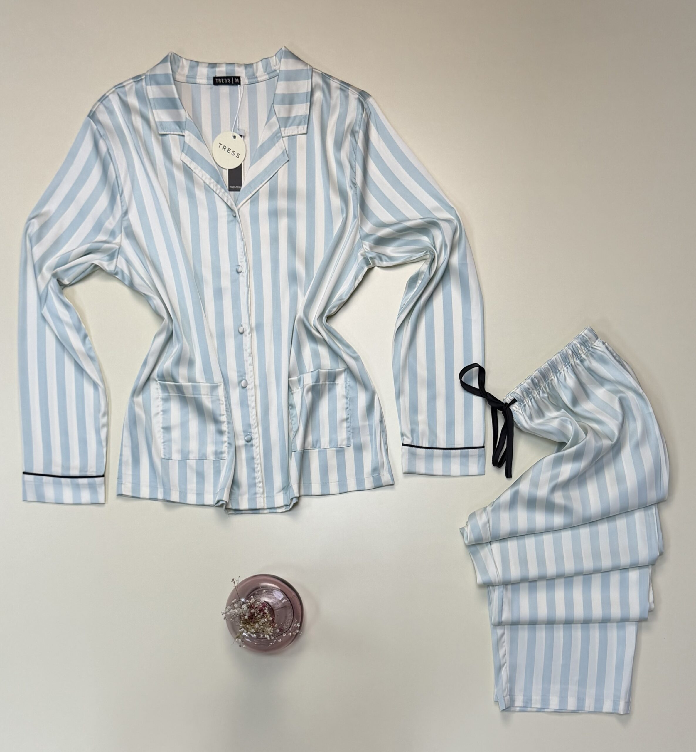 Pyjama boutonné en satin haut manche longue " Bleu à rayures " -TRESS- – Image 3