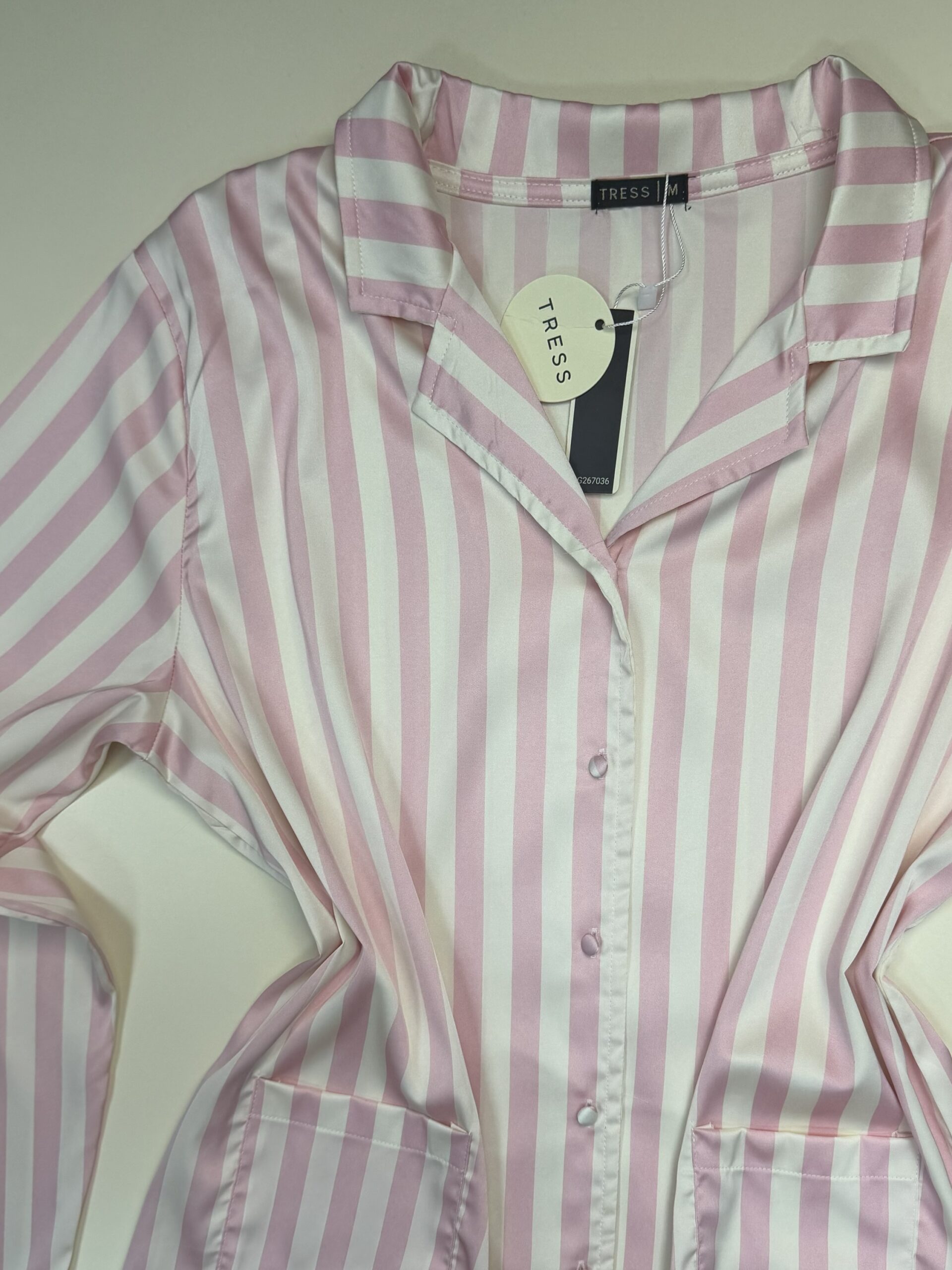 Pyjama boutonné en satin haut manche longue " Rose à rayures " -TRESS- – Image 4