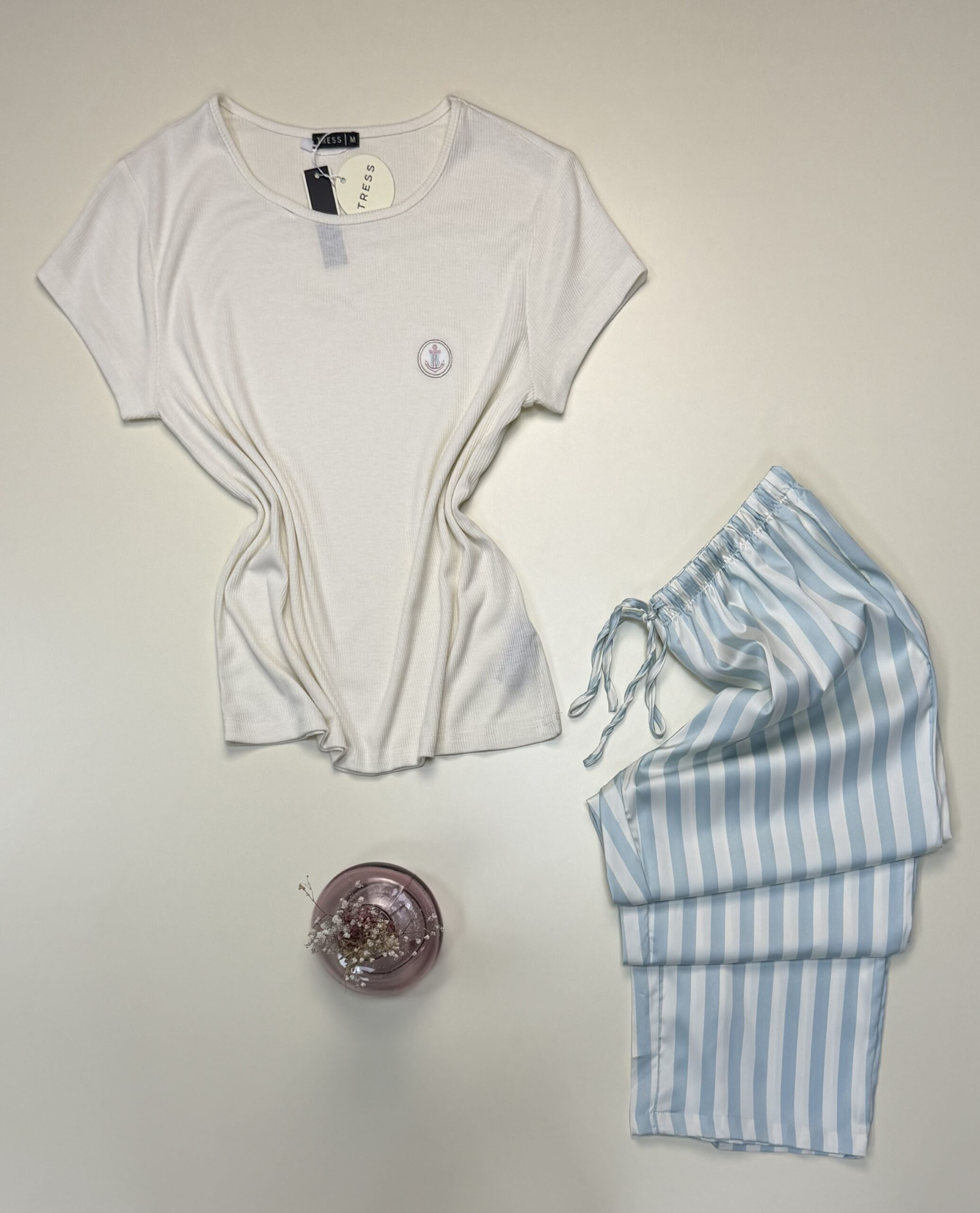 Pyjama haut demi manche pantalon en satin " Beige " – Image 3