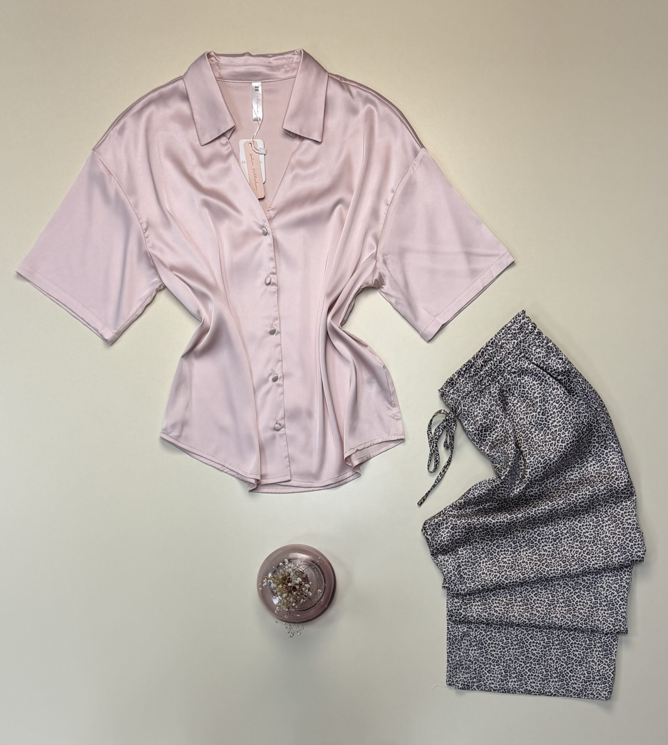 Pyjama boutonné en satin haut demi manche " Rose " - TRESS - – Image 3