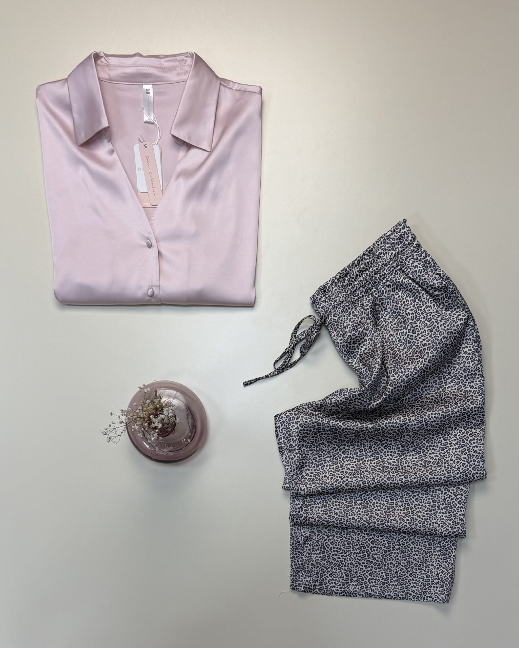 Pyjama boutonné en satin haut demi manche " Rose " - TRESS - – Image 2