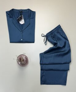 Alternative view of Pyjama boutonné en satin haut demi manche " Bleu " -TRESS-