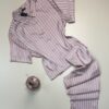 Pyjama boutonné en satin haut demi manche " Rose à rayures " -TRESS-