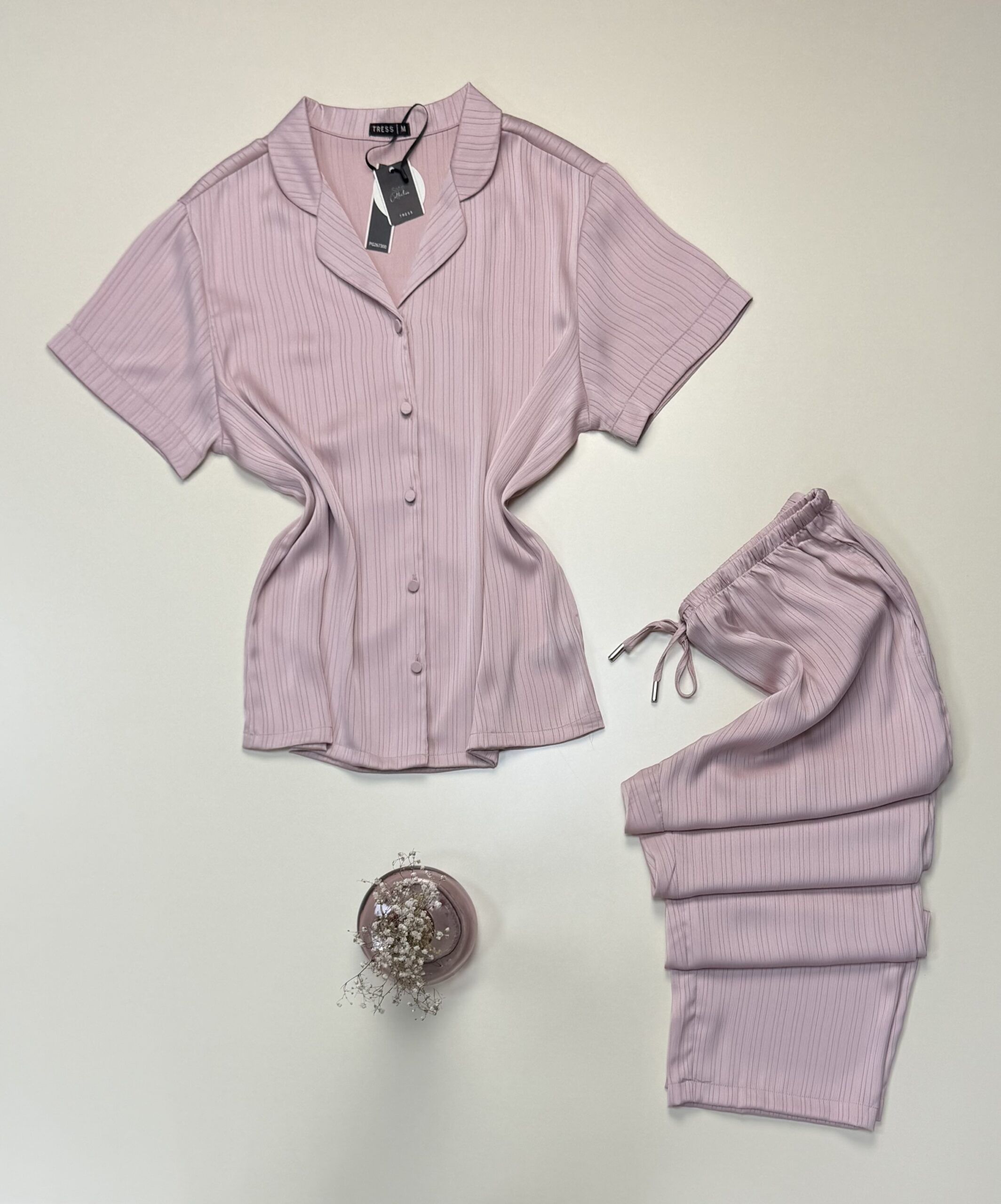 Pyjama boutonné en satin haut demi manche "Rose" -TRESS- – Image 3
