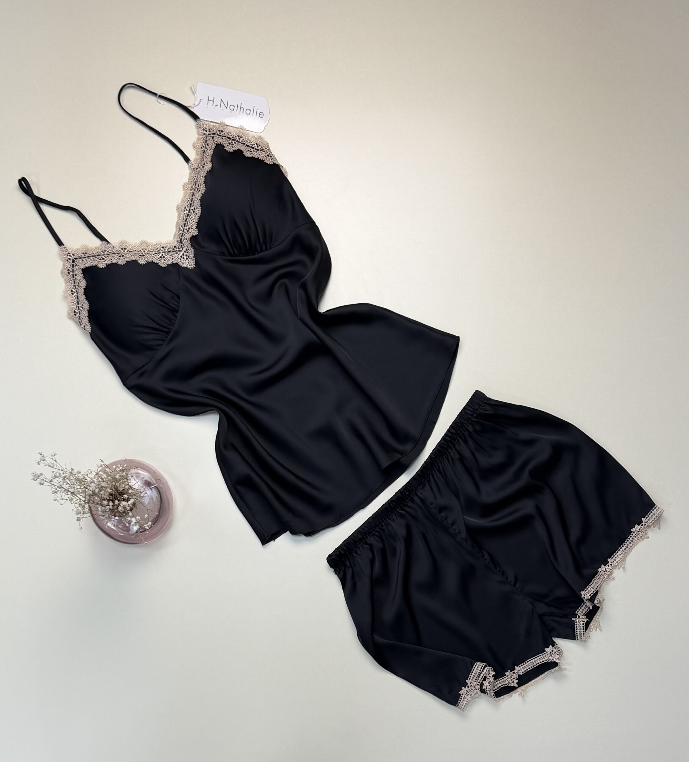 Short-bustier en satin " Noir " – Image 2