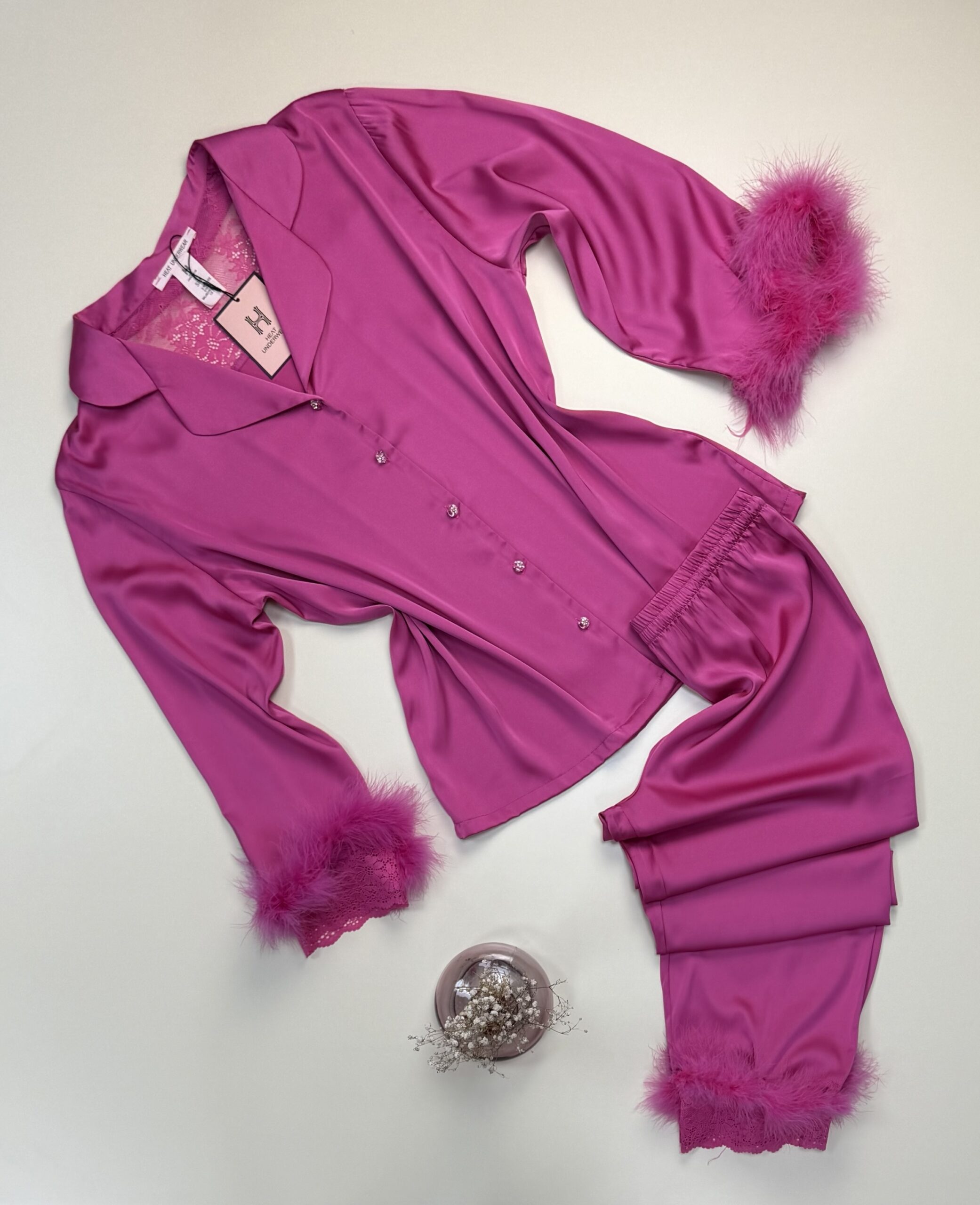 Pyjama manche longue boutonné en satin " Fushia "