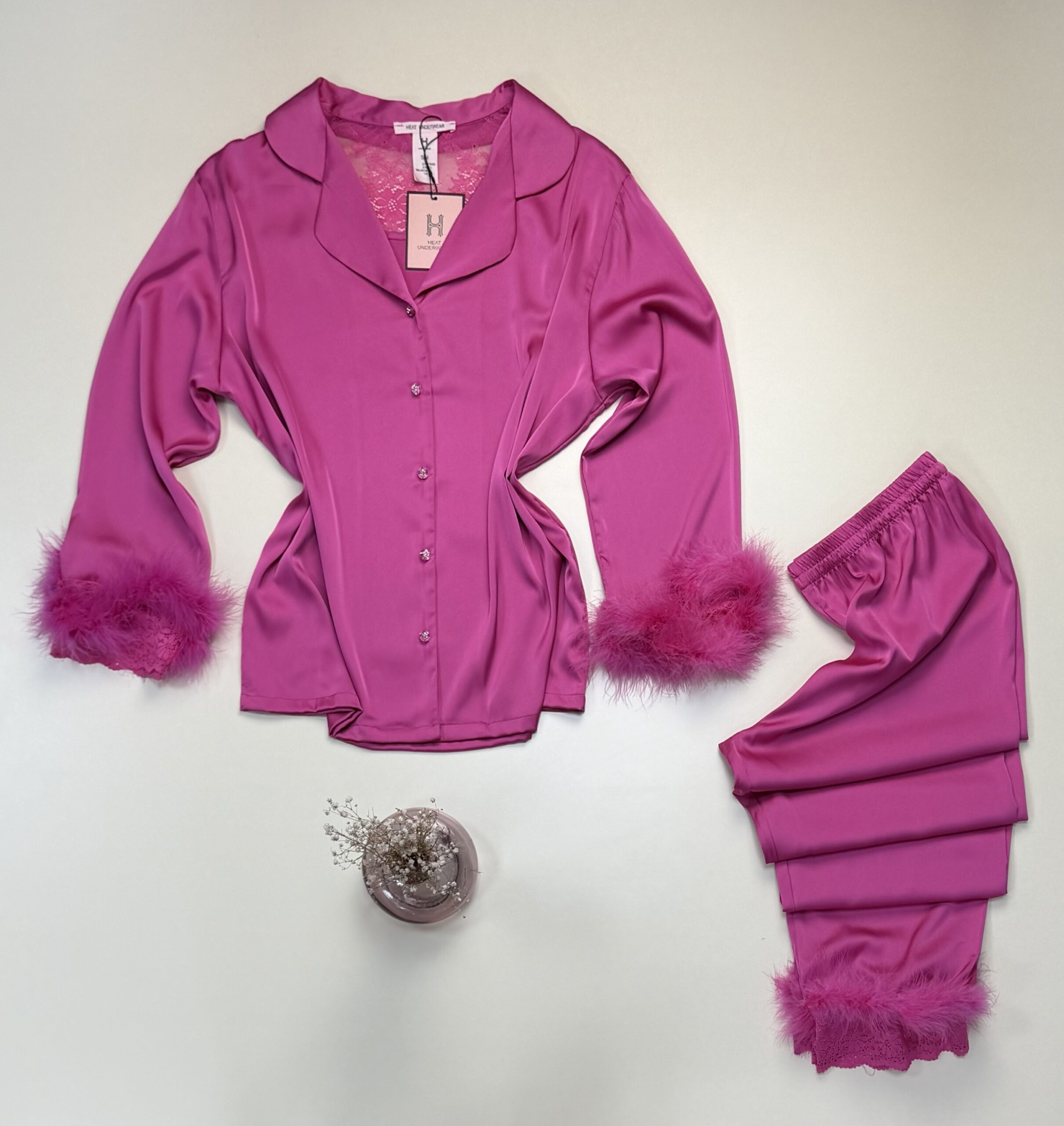 Pyjama manche longue boutonné en satin " Fushia " – Image 2