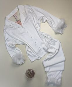 Pyjama manche longue boutonné en satin " Blanche "