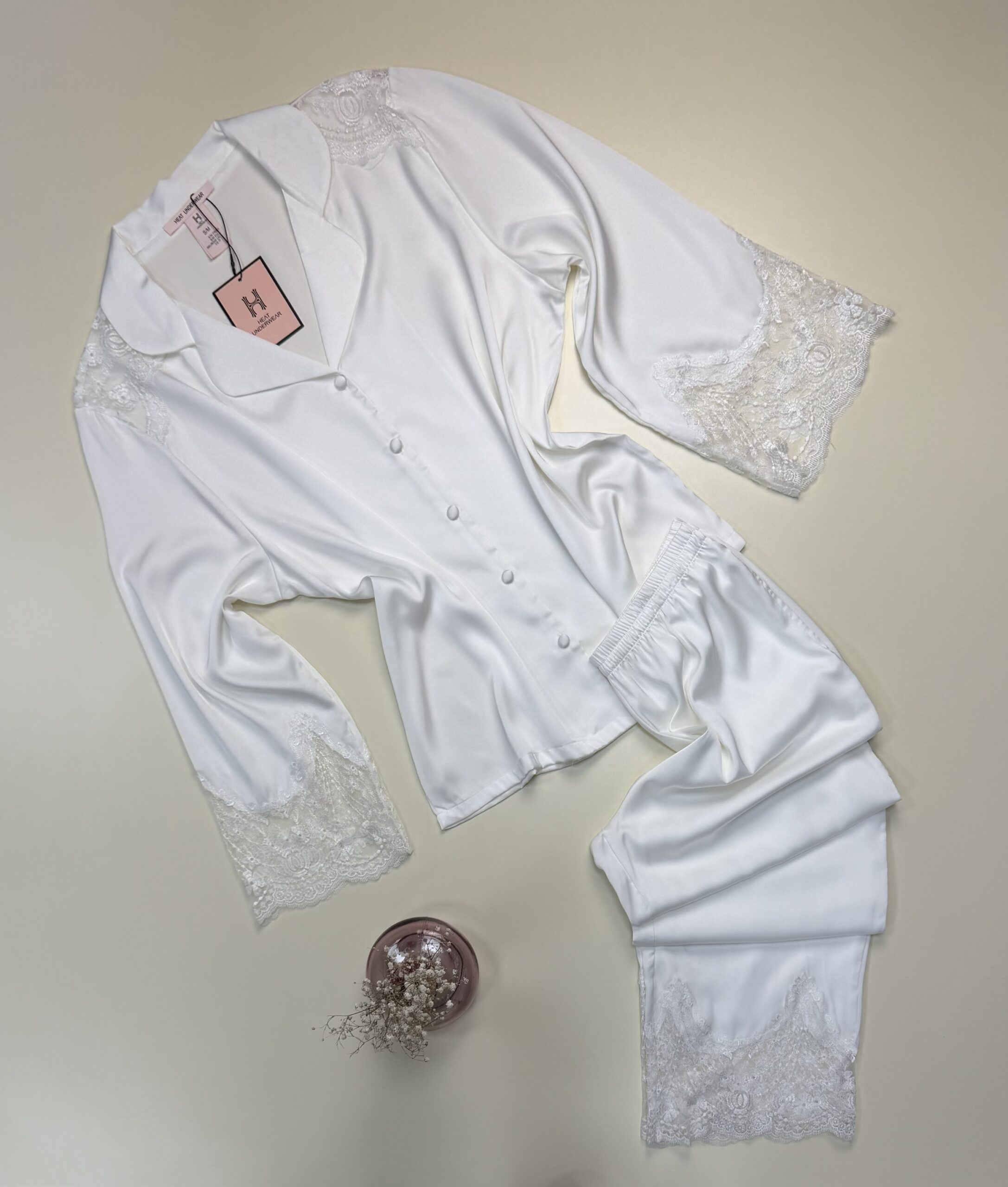 Pyjama boutonné manche longue en satin - H - " Blanche "