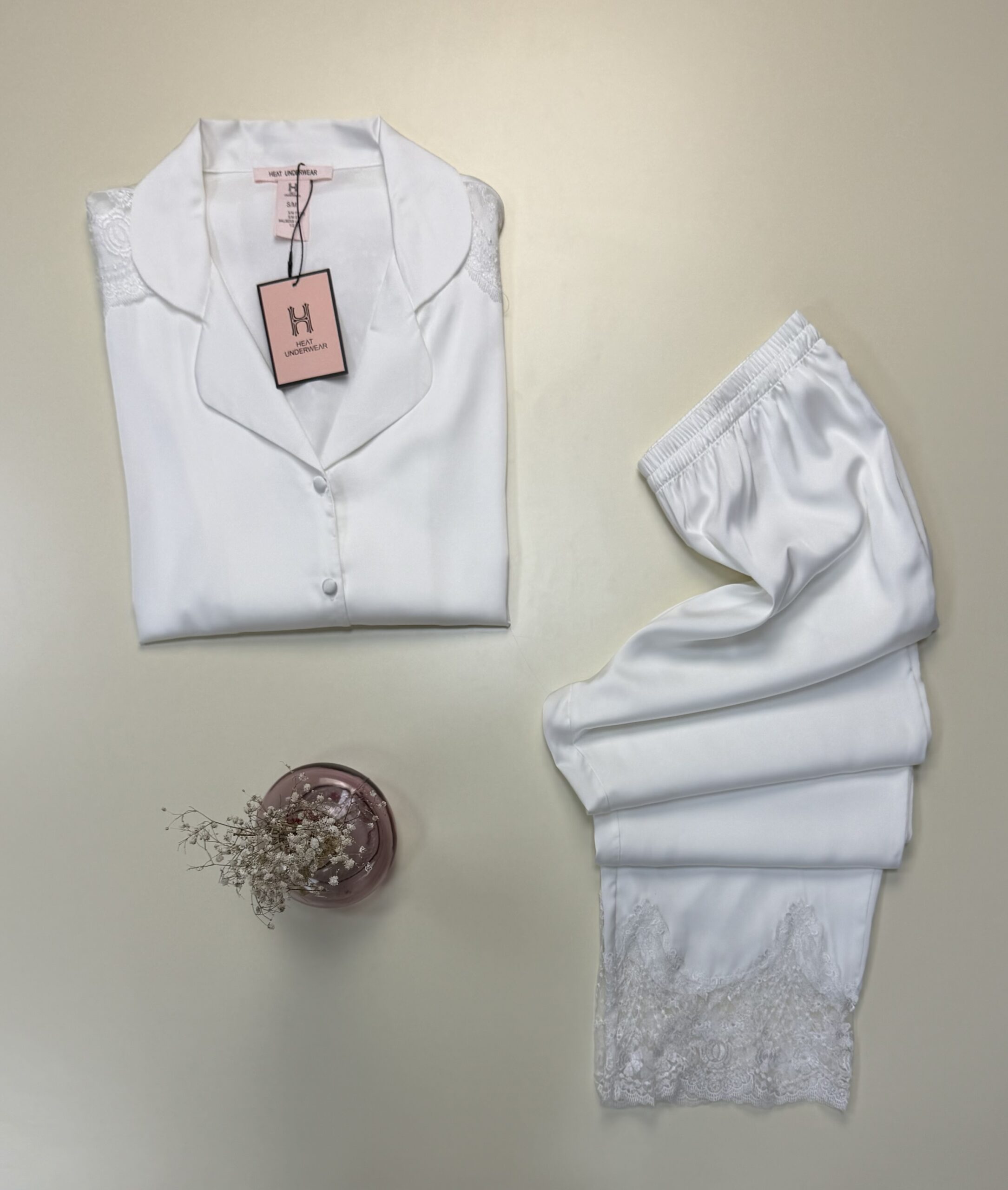 Pyjama boutonné manche longue en satin - H - " Blanche " – Image 2