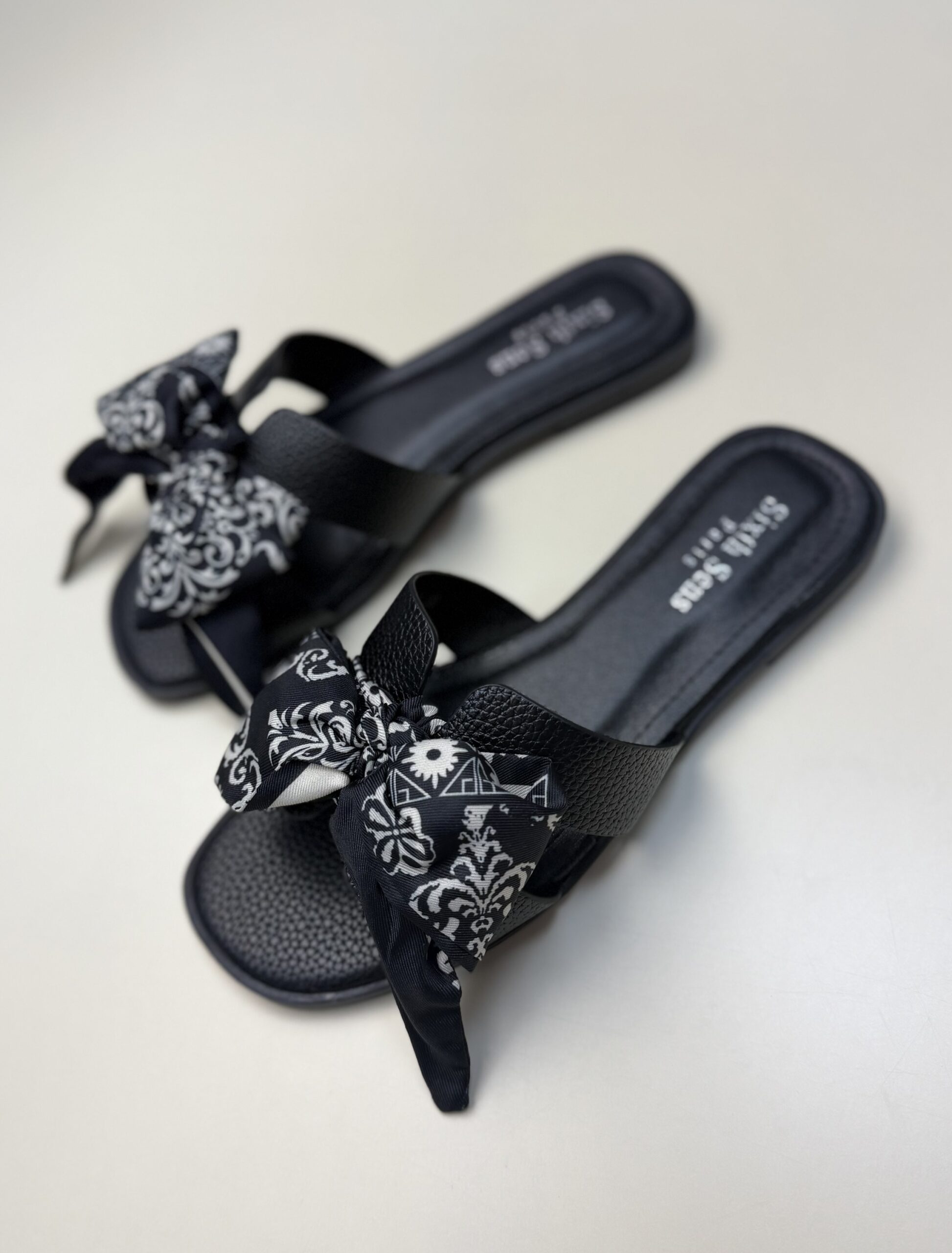 Mule " Black " – Image 2