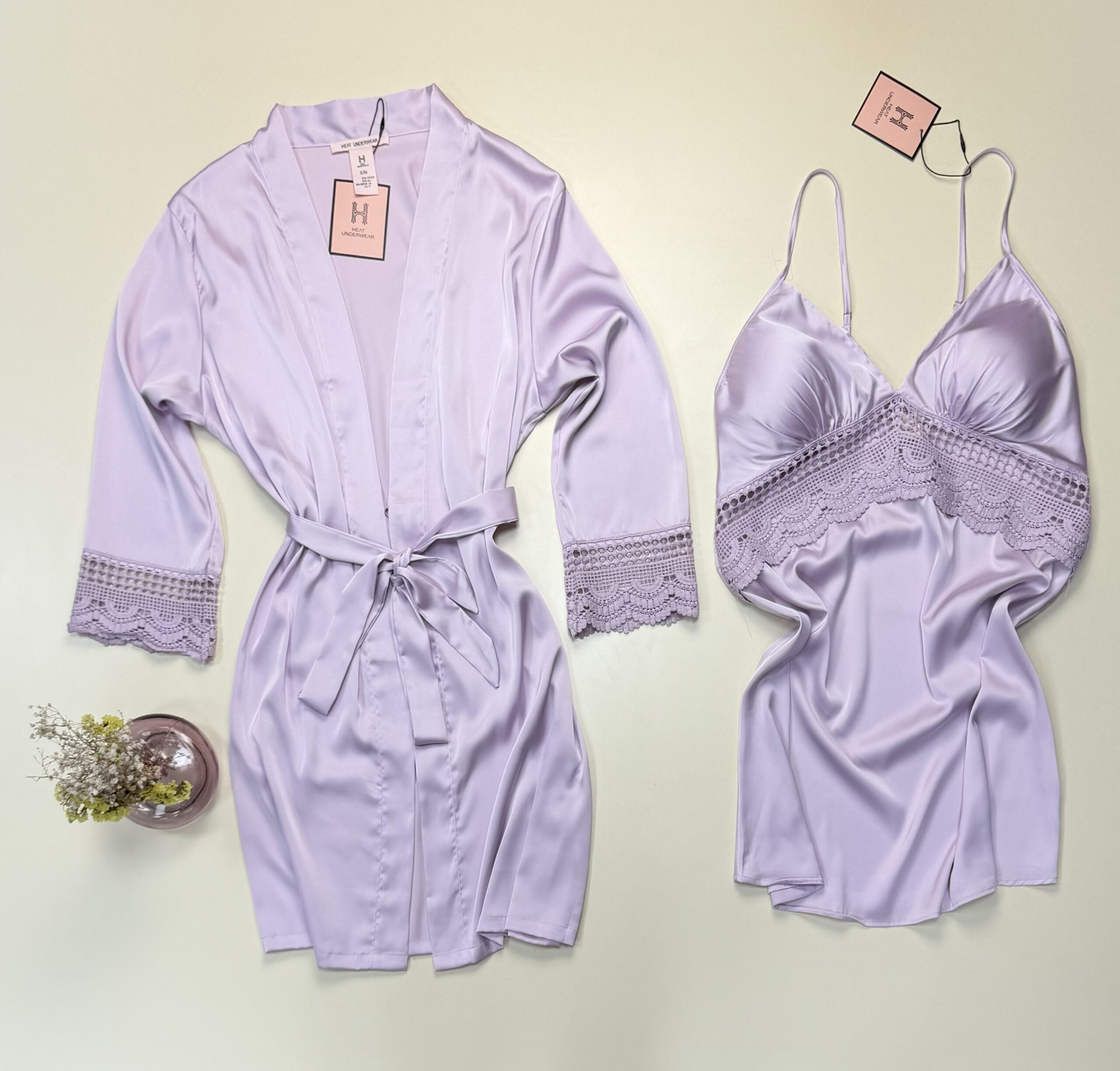 Ensemble nuisette peignoir en satin "Mauve" -H- – Image 2