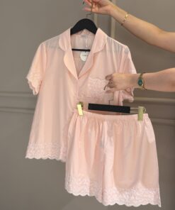 Pyjama short haut demi manche boutonné 100% Coton " Rose " avec broderie