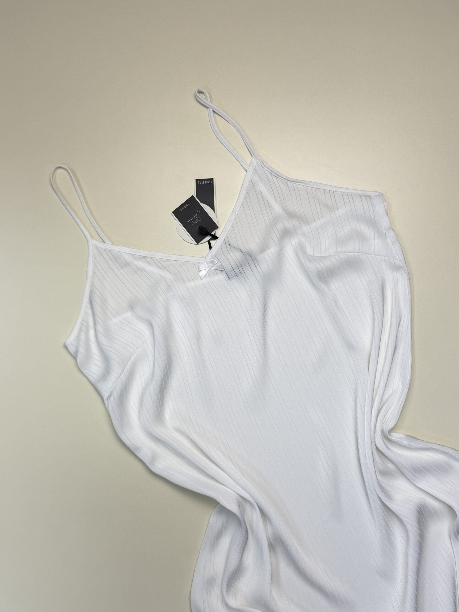 Nuisette en satin "Blanc" -TRESS- – Image 3