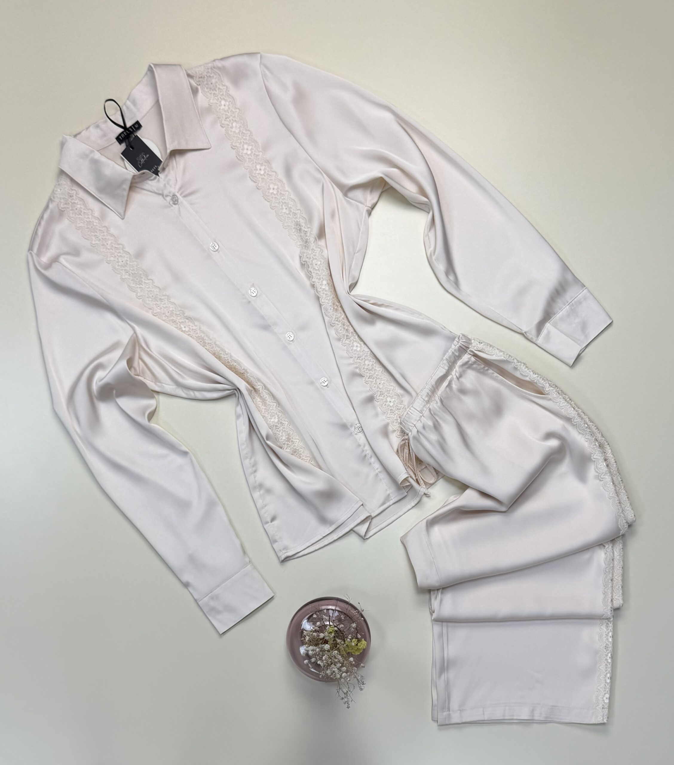 Pyjama boutonné en satin - Tress - " écru "