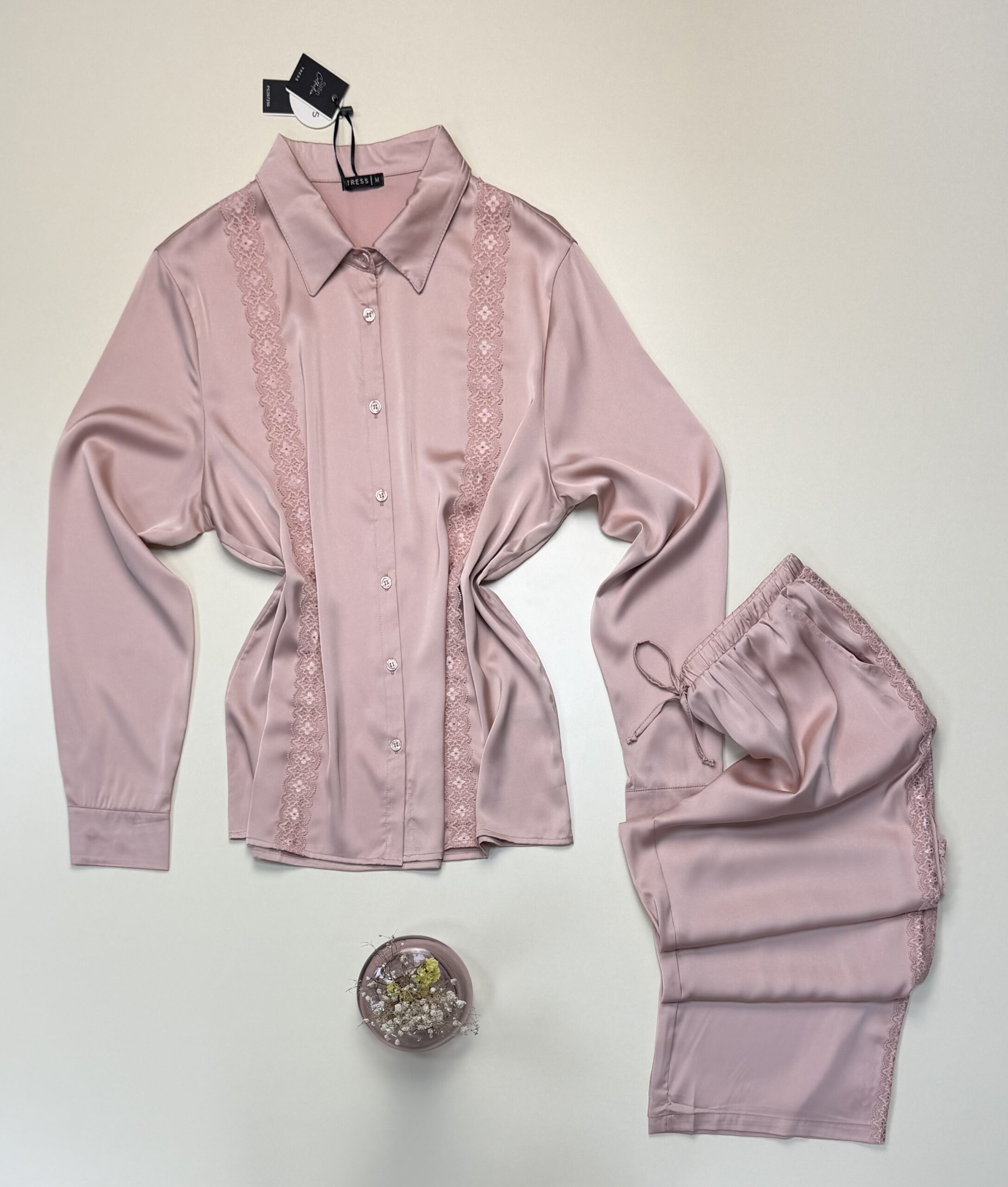 Pyjama boutonné en satin - Tress -" Rose " – Image 3
