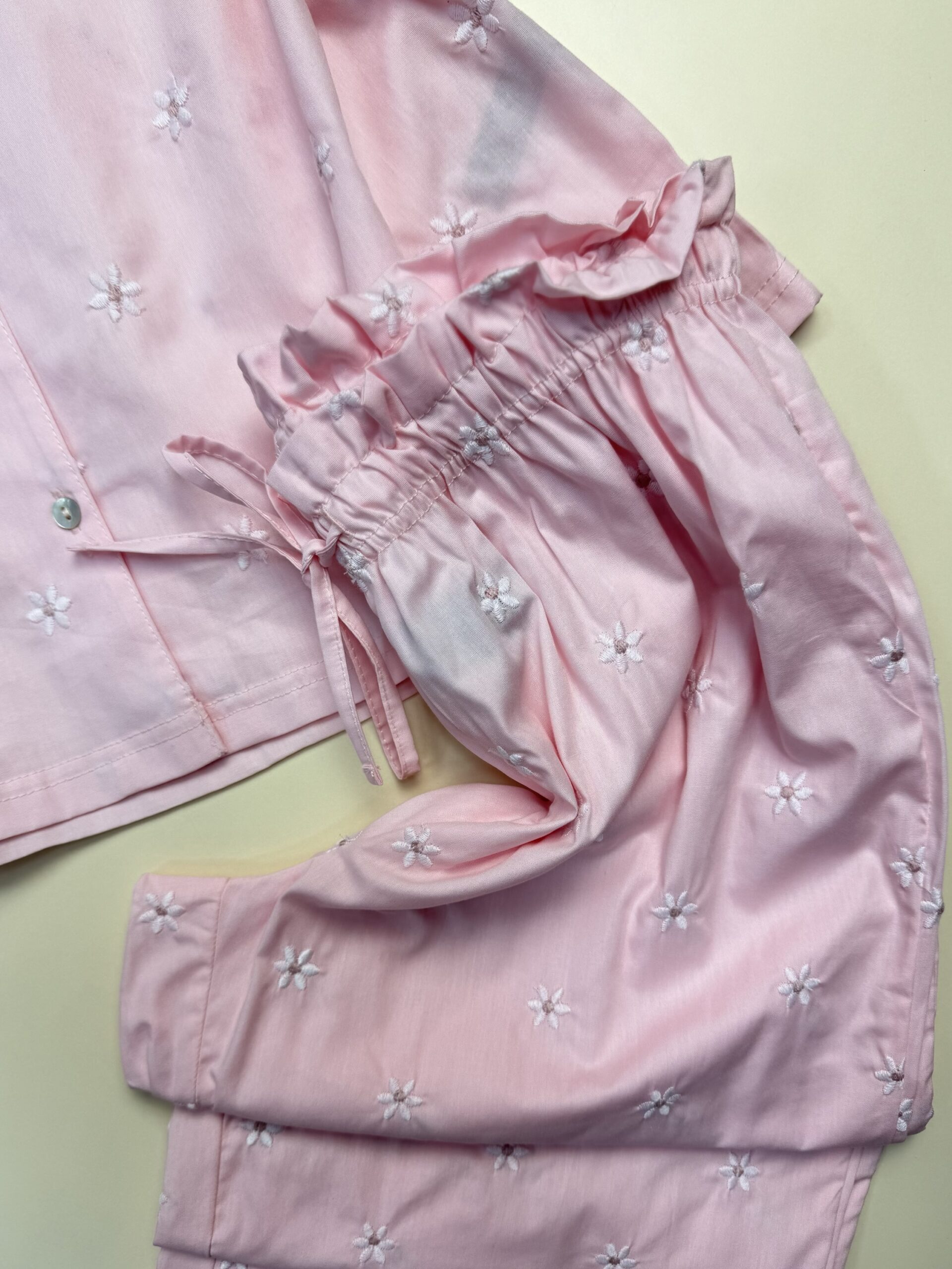 Pyjama pantalon haut demi manche boutonné 100 % coton" Rose " – Image 4