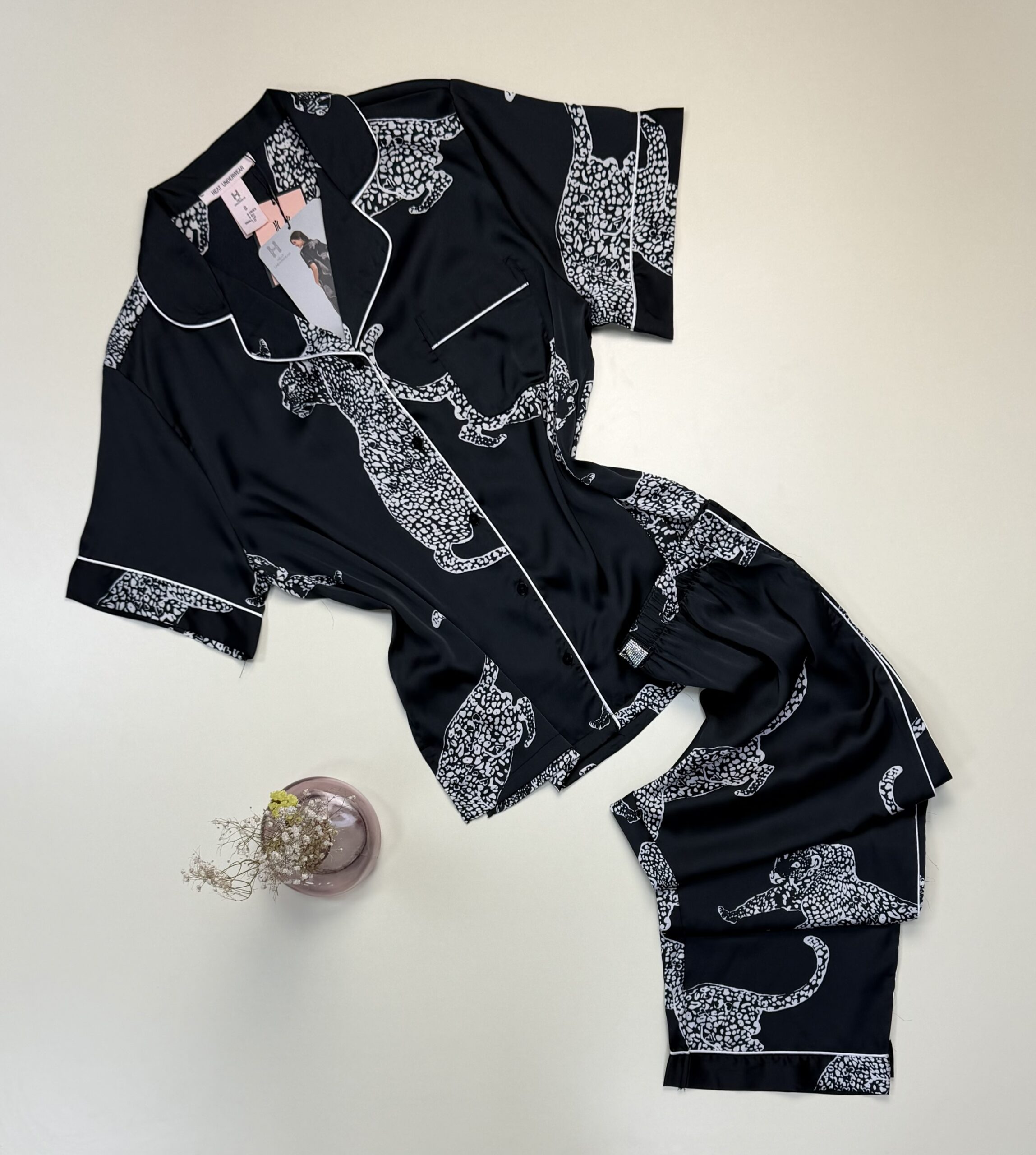 Pyjama boutonné en satin demi manche "Noir" -H-