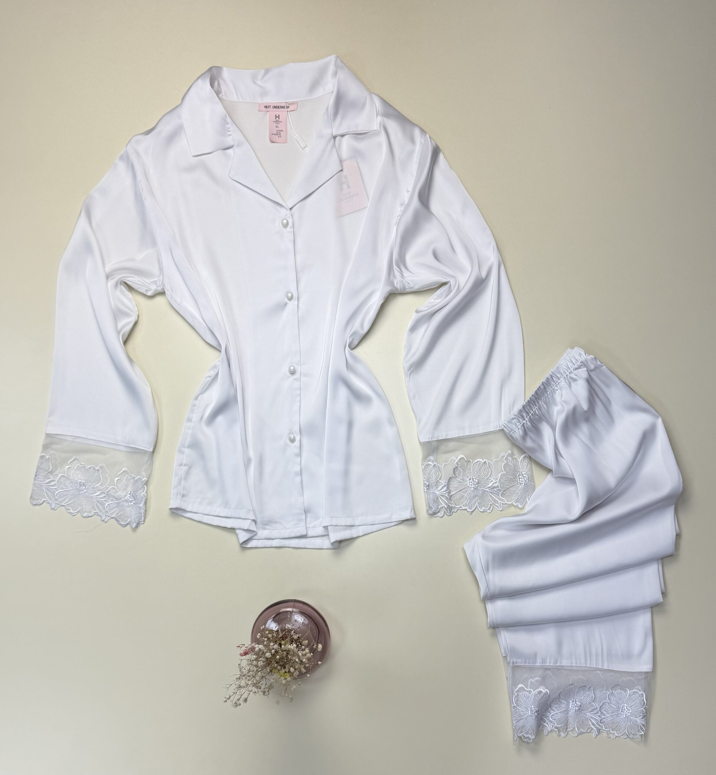 Pyjama boutonné en satin dentelle "Blanc" – Image 2