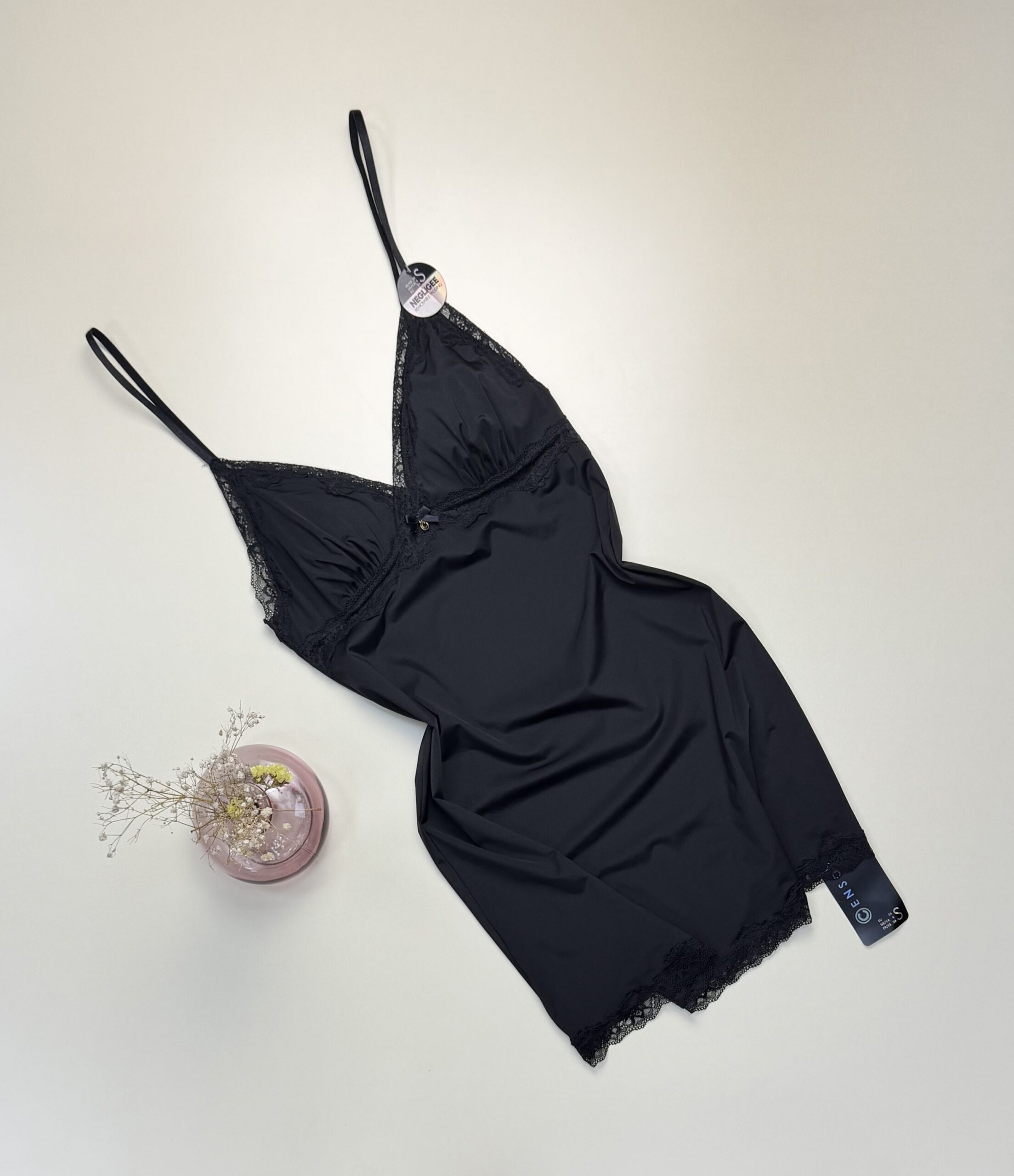 Nuisette en satin « Noir » -Newyorker-