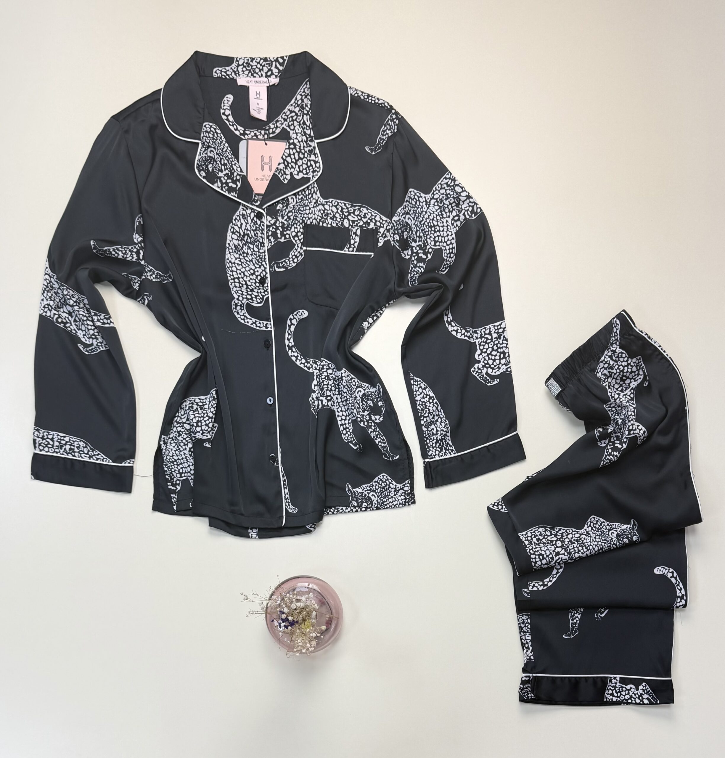 Pyjama boutonné en satin manche longue " Noir " -H- – Image 3