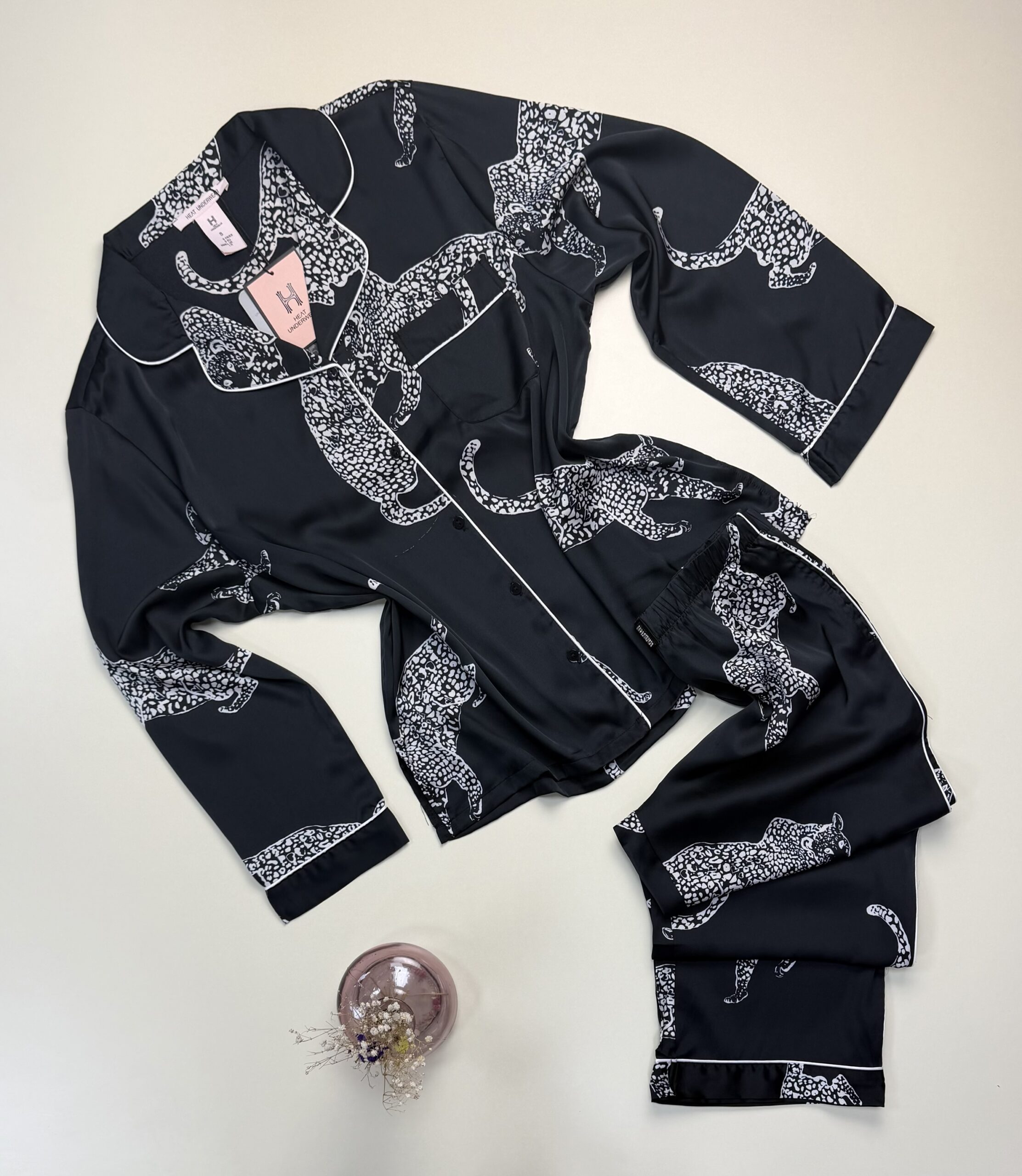 Pyjama boutonné en satin manche longue " Noir " -H-
