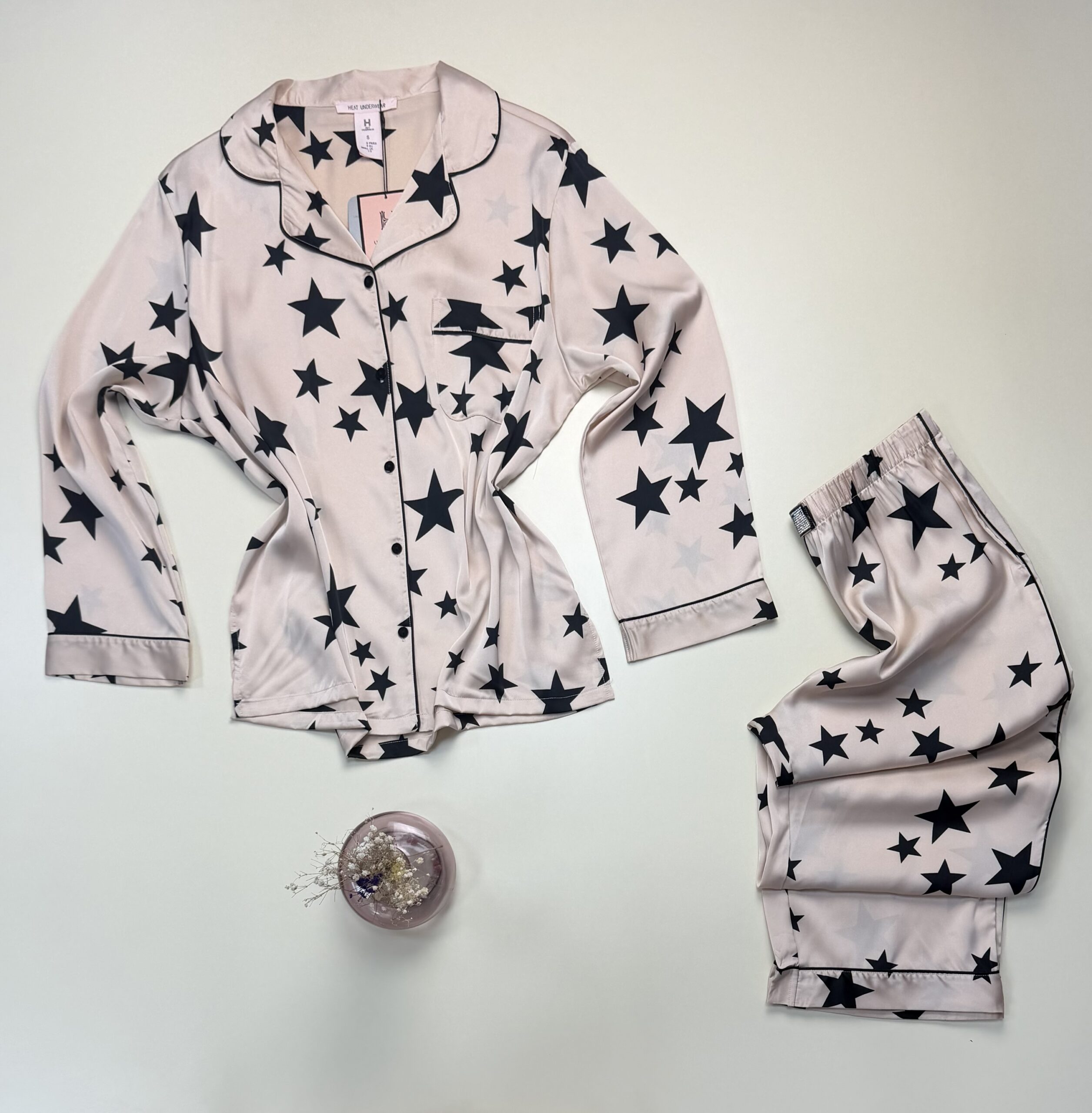 Pyjama boutonné en satin manche longue " Beige " -H- – Image 3