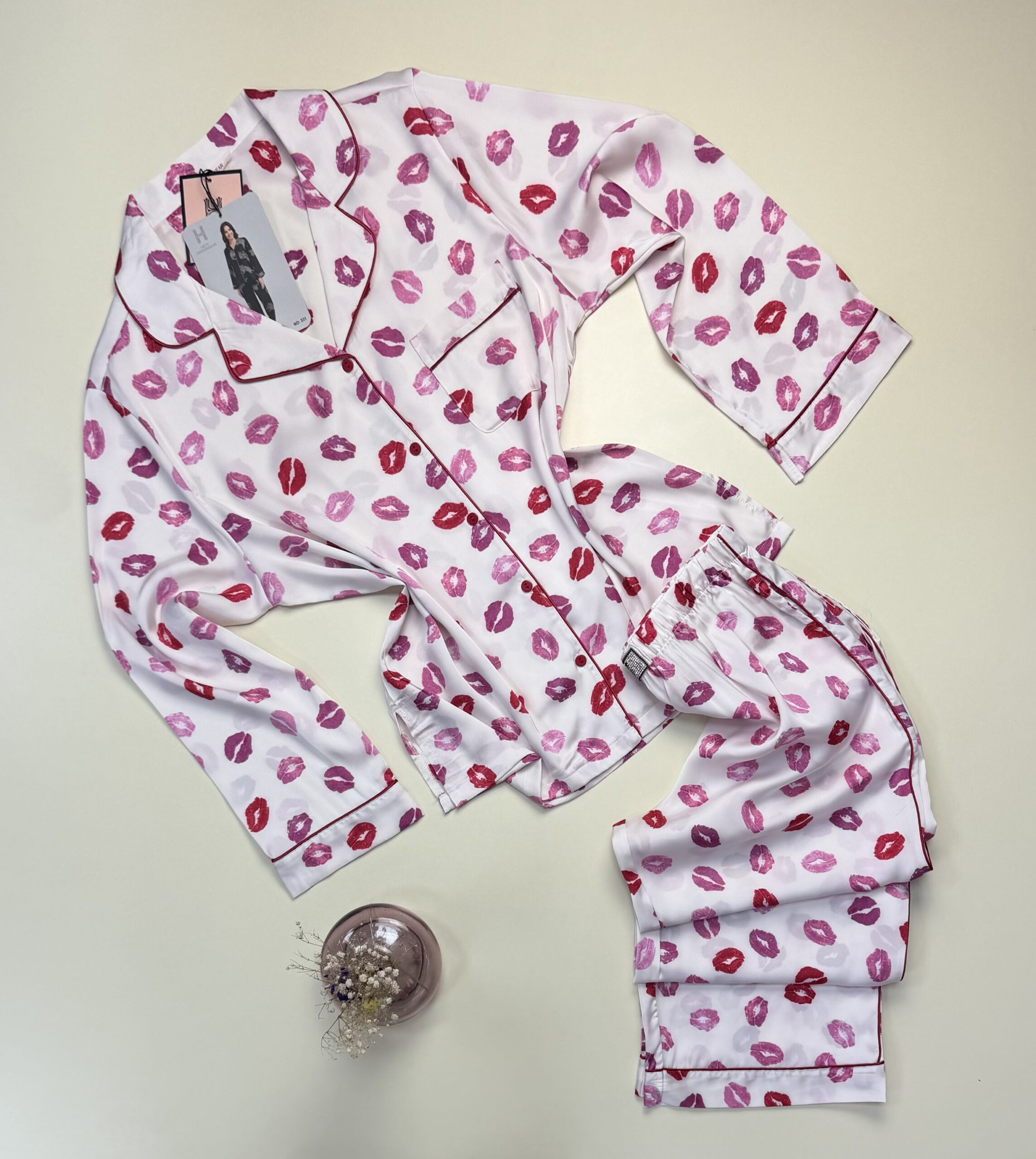 Pyjama boutonné en satin manche longue " Rose " -H-