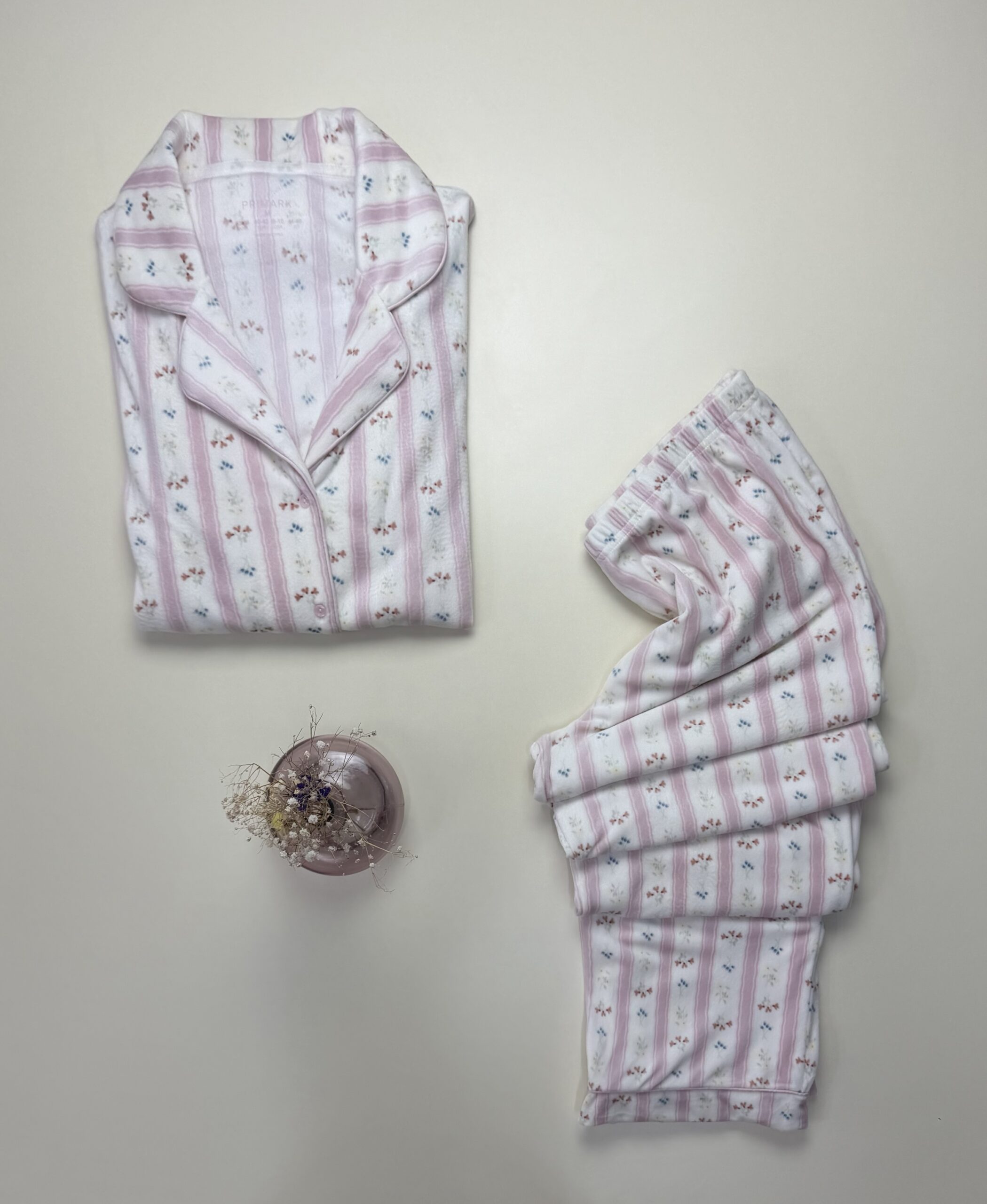 Pyjama boutonné Primark en velours " à fleurs " – Image 3