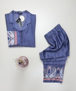 Pyjama boutonné en satin "Bleu" -TRESS-