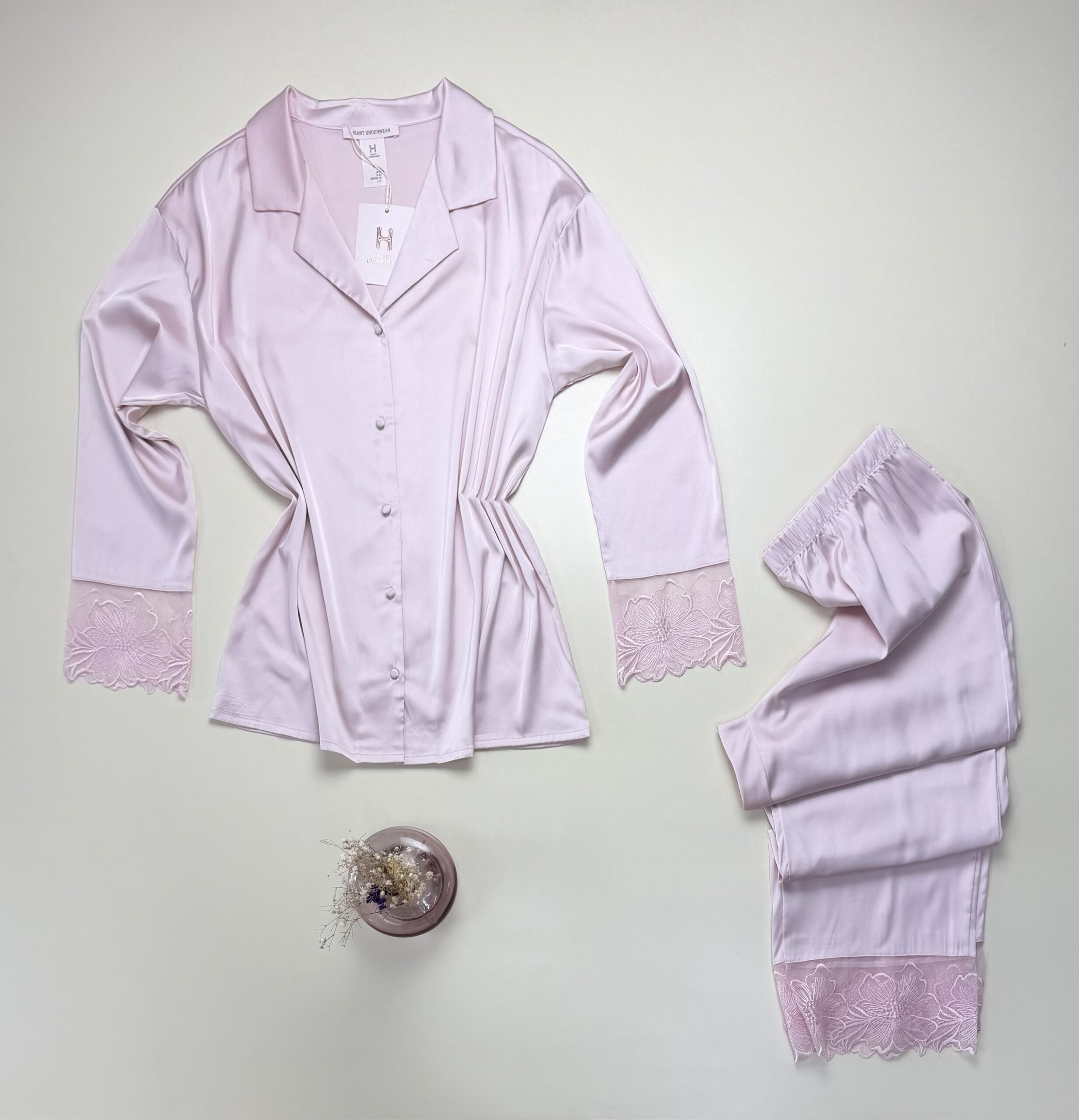 Pyjama boutonné en satin " Rose clair " -H- – Image 3