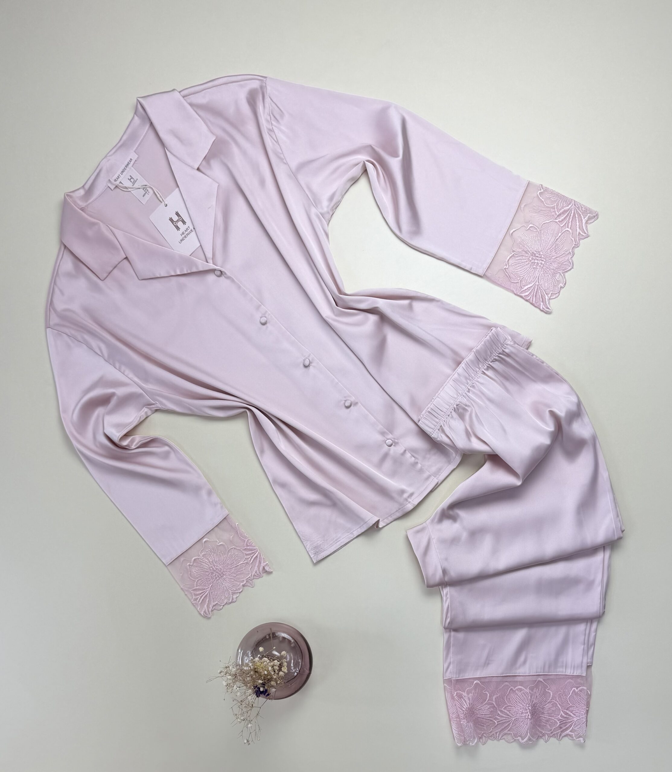 Pyjama boutonné en satin " Rose clair " -H-
