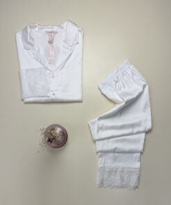 Alternative view of Pyjama boutonné en satin " Blanc " -H-