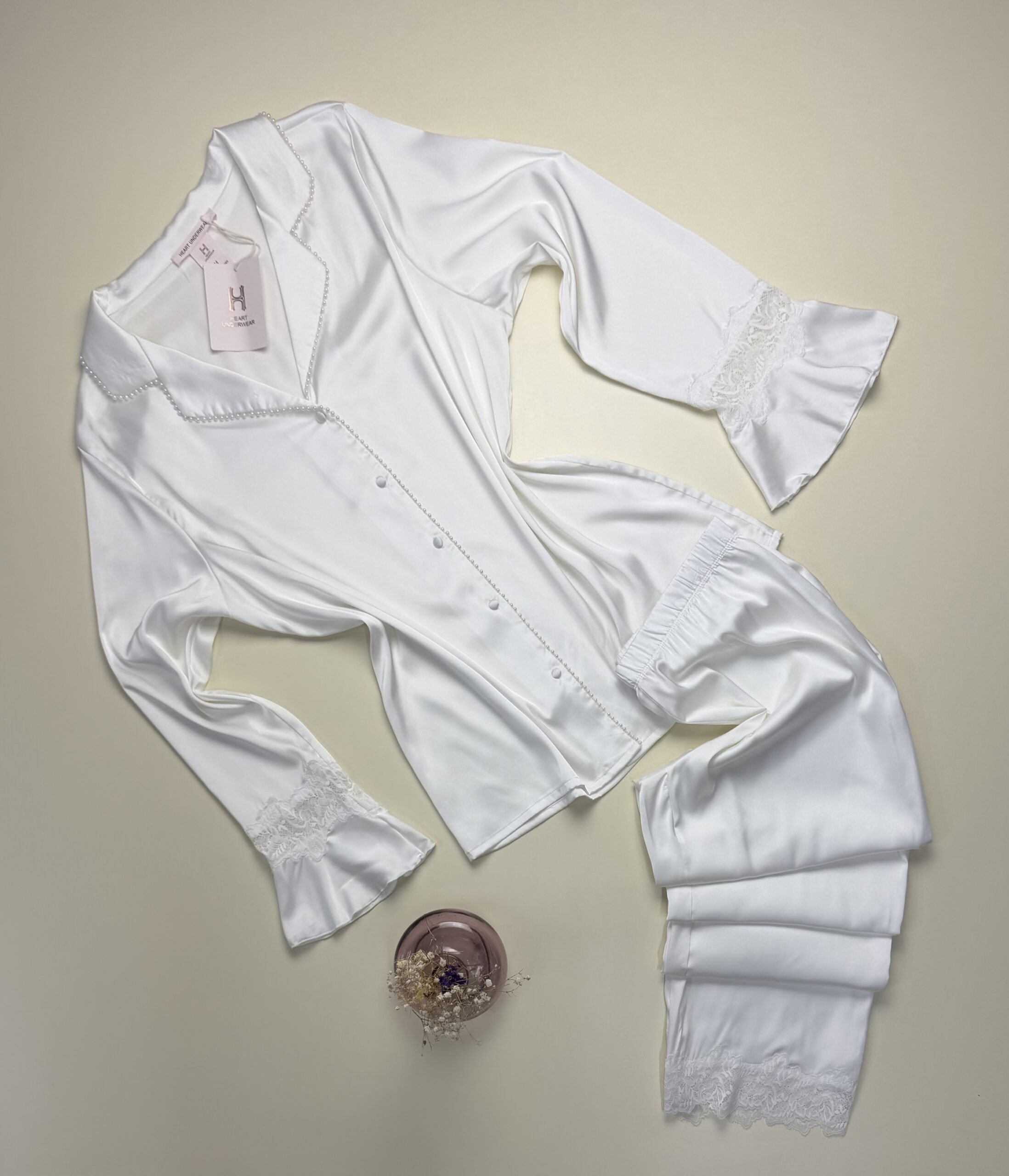 Pyjama boutonné en satin " Blanc " -H-